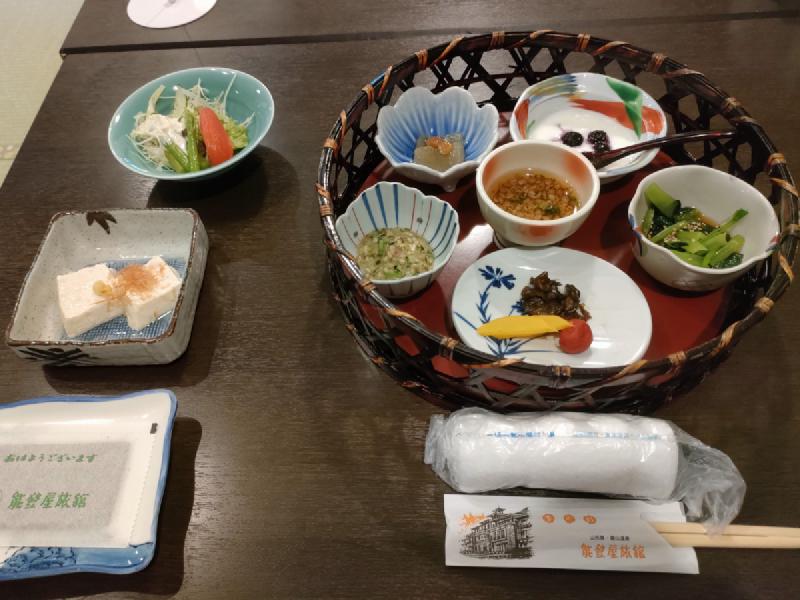 朝食