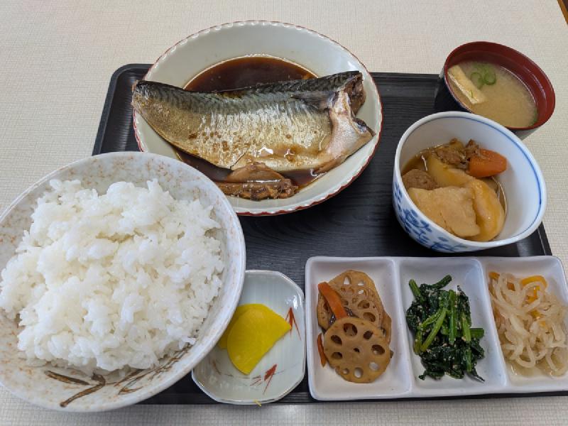浜食堂の煮魚定食